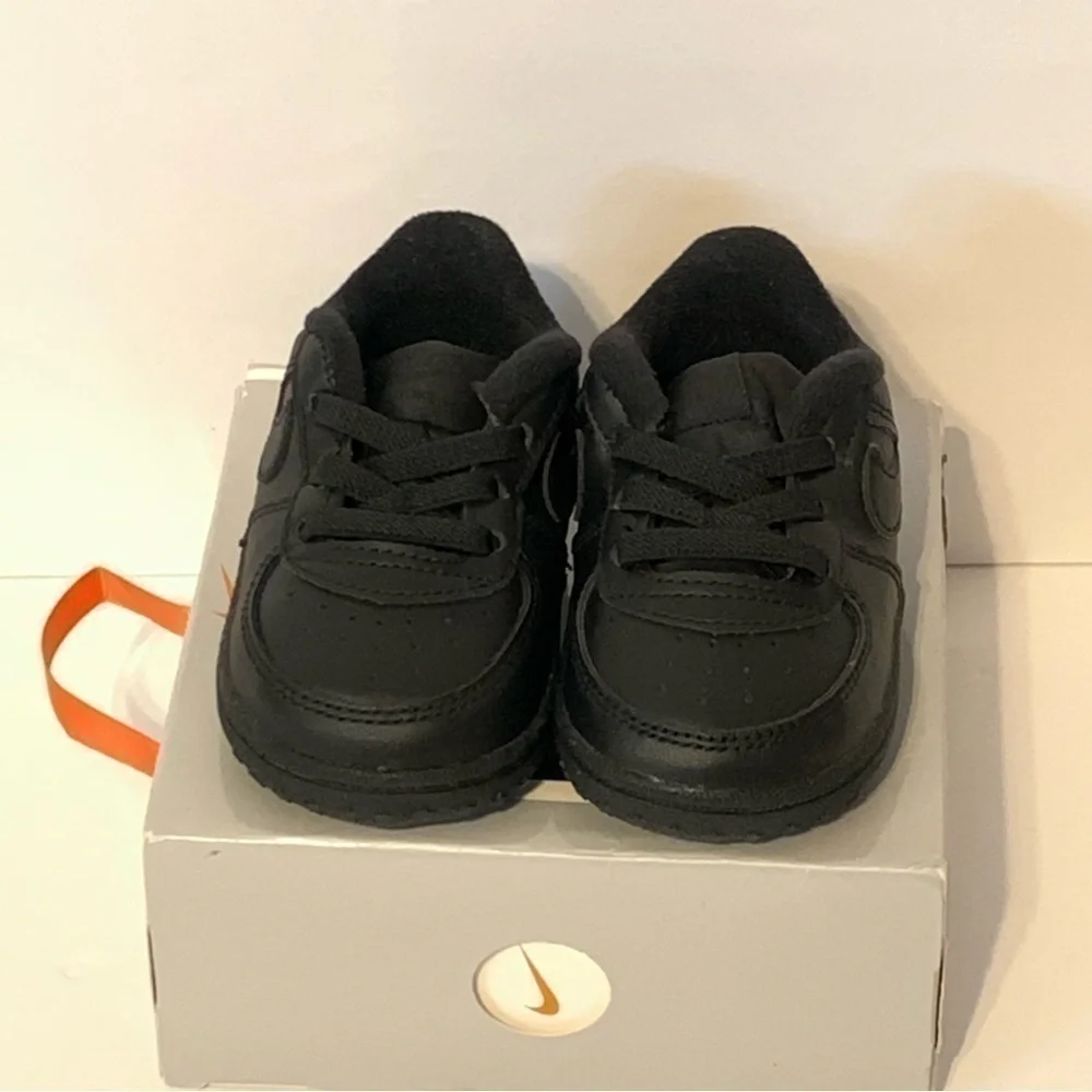 NIB. NIKE Force 1 Crib Black Infant Bootie